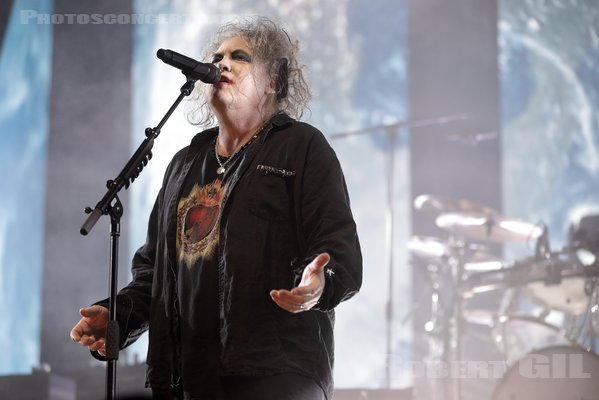 THE CURE - 2022-11-28 - PARIS - Accor Arena - Robert James Smith